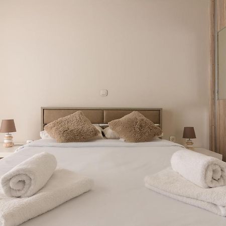 Beautiful And Spacious Apartment In Pagrati 雅典 外观 照片