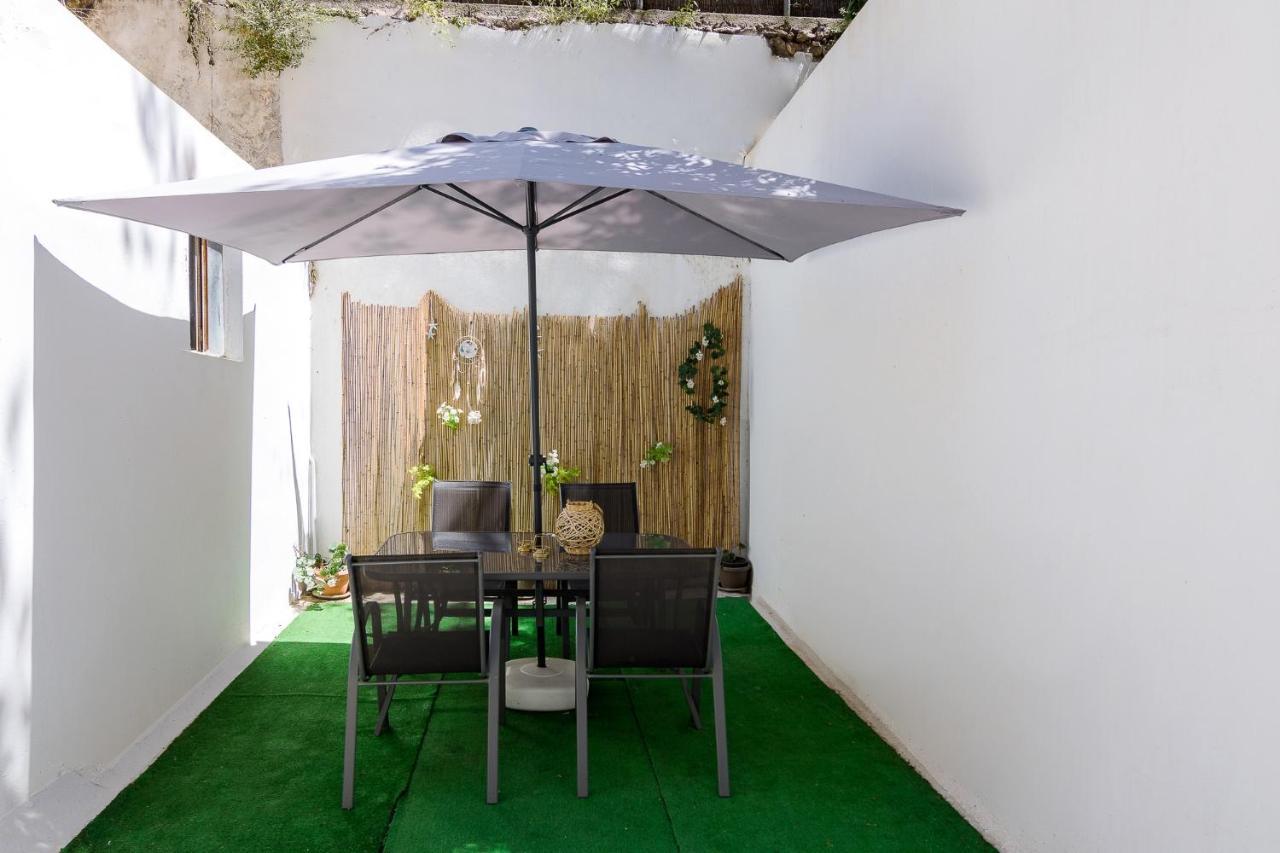 Beautiful And Spacious Apartment In Pagrati 雅典 外观 照片